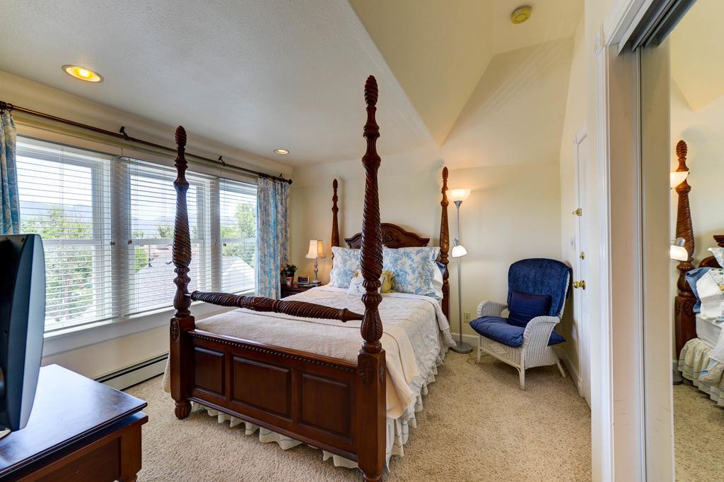 Queen Suite